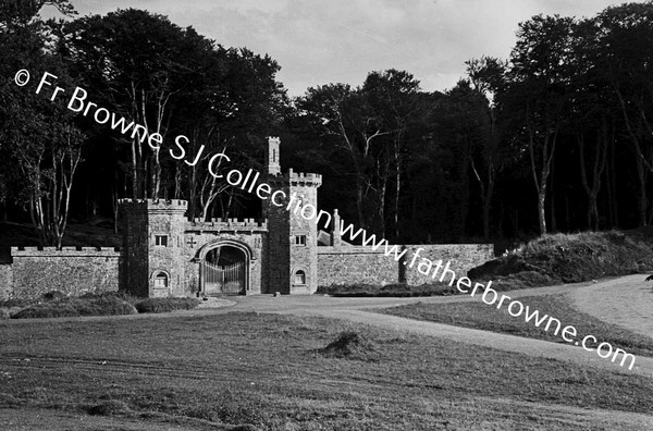 HEYWOOD HOUSE  ENTRANCE GATE